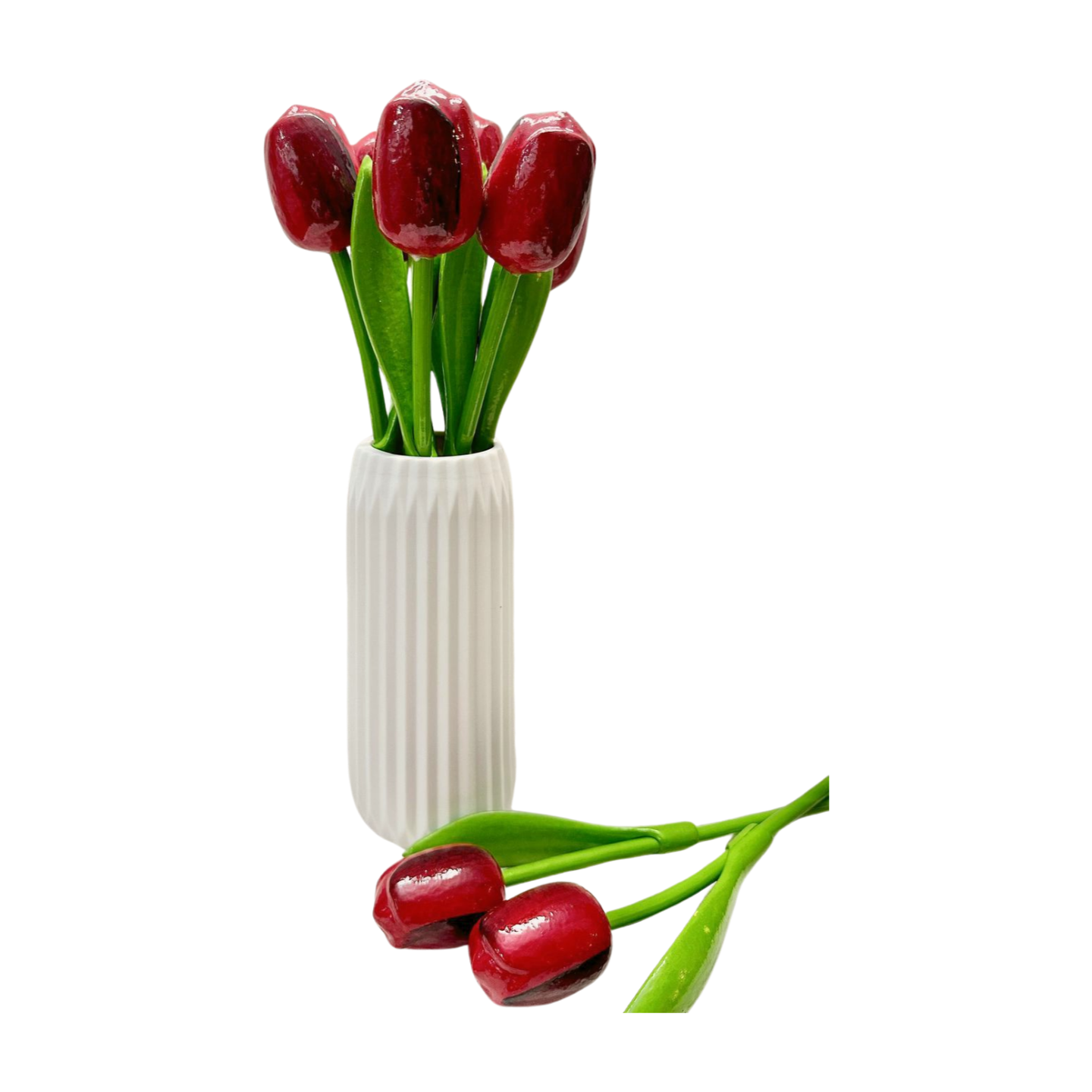 Wooden Dutch tulips in red